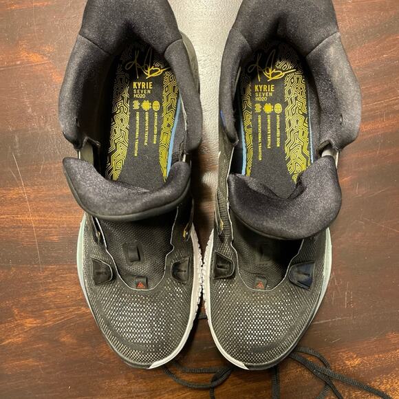 Size 14 - Nike Kyrie 7 Brooklyn - Picture 6 of 7